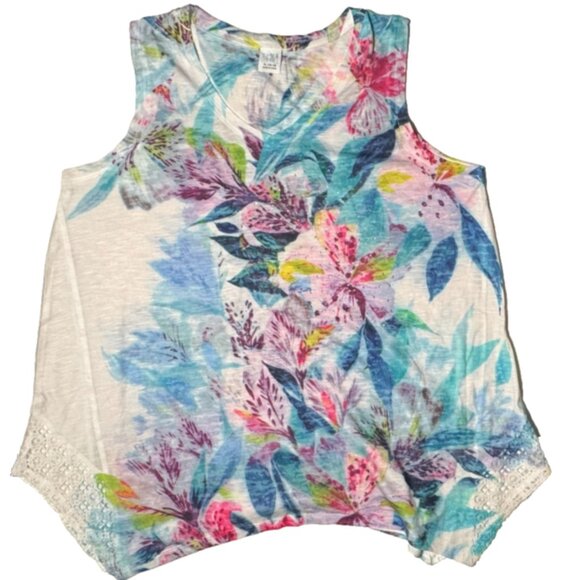 Time and Tru Tops - (XL) TIME & TRU Beautiful Floral Tank Top w/ Sparkling Studs and Bits of Lace